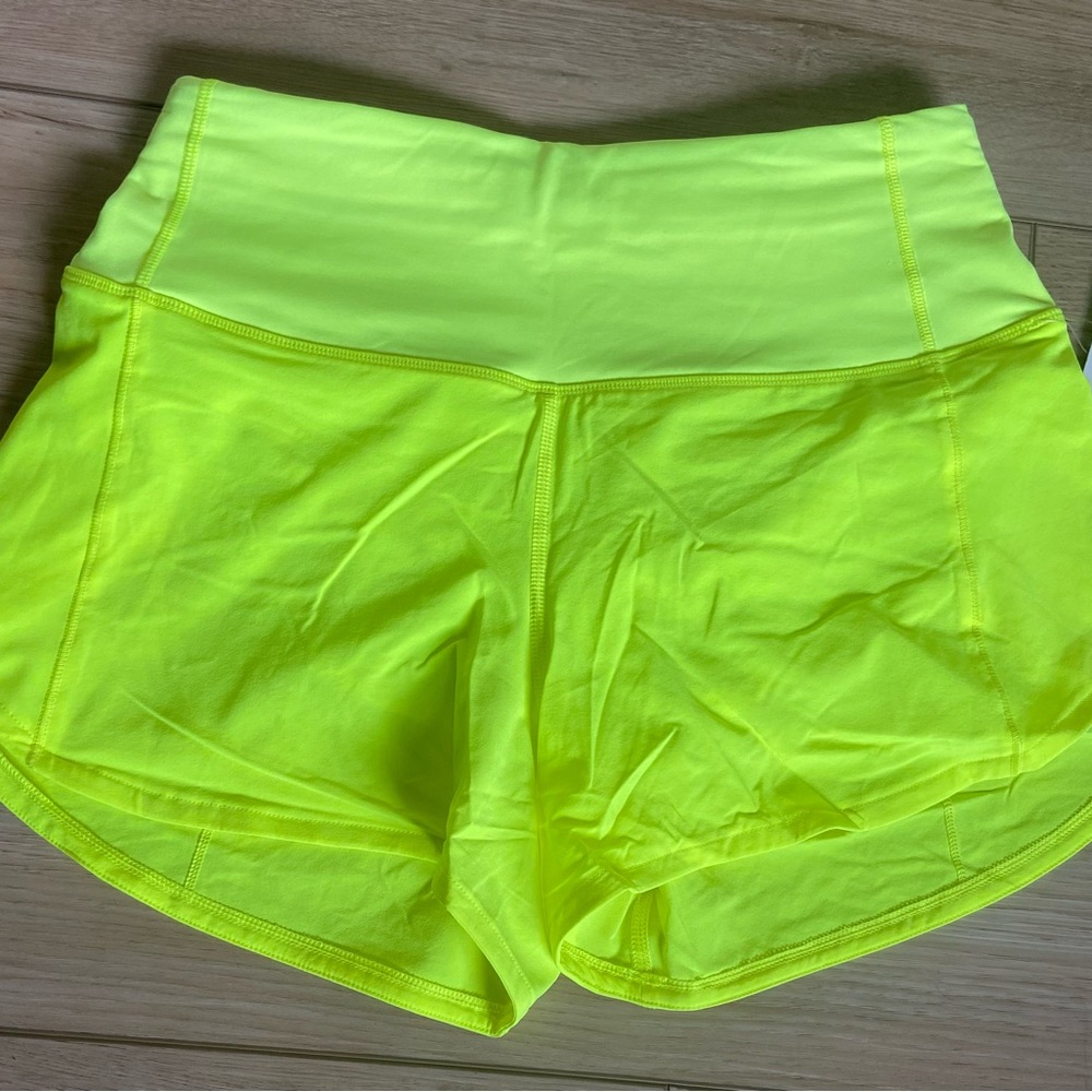 Lululemon Speed Up Short, HR. Size 4. NWT